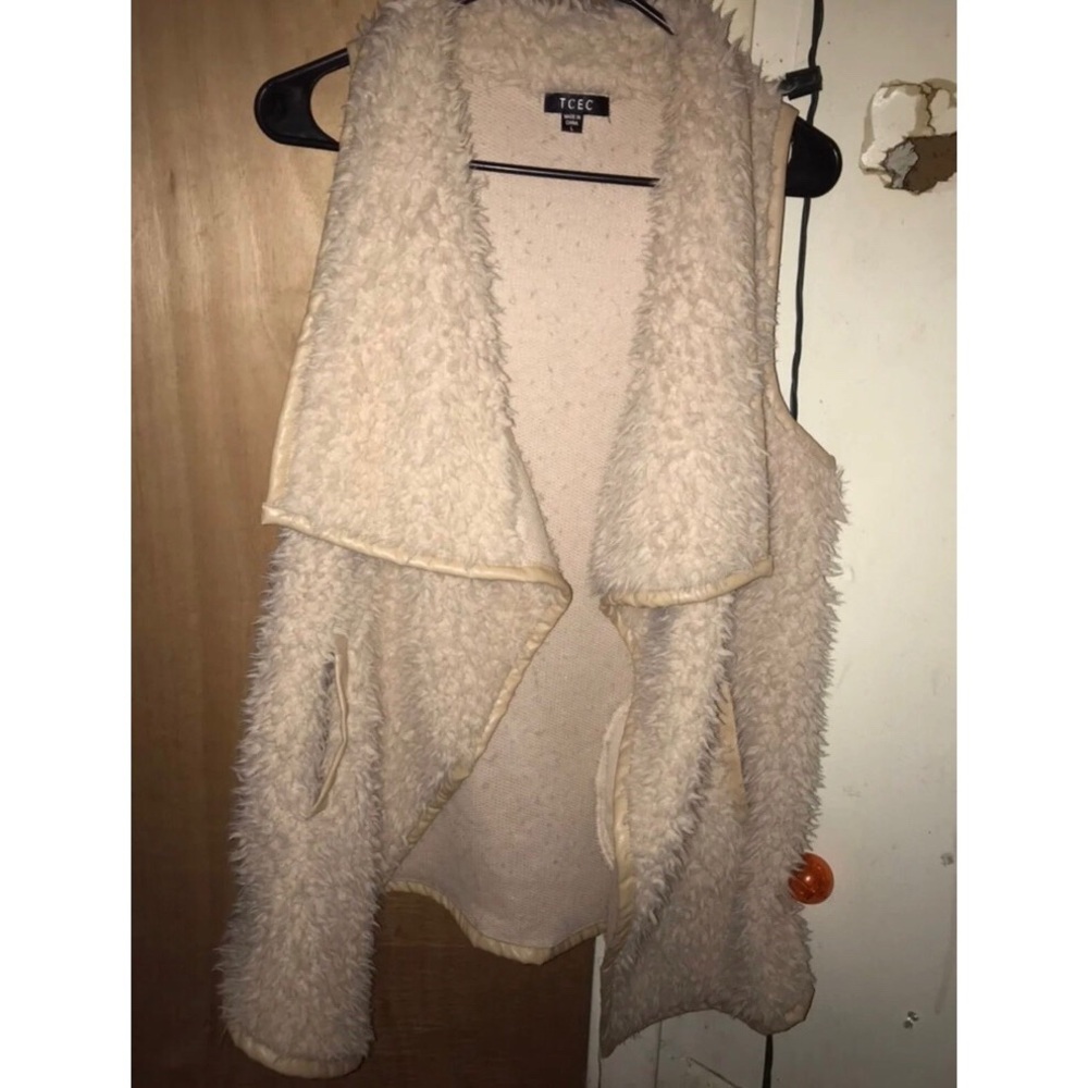 Fur vest